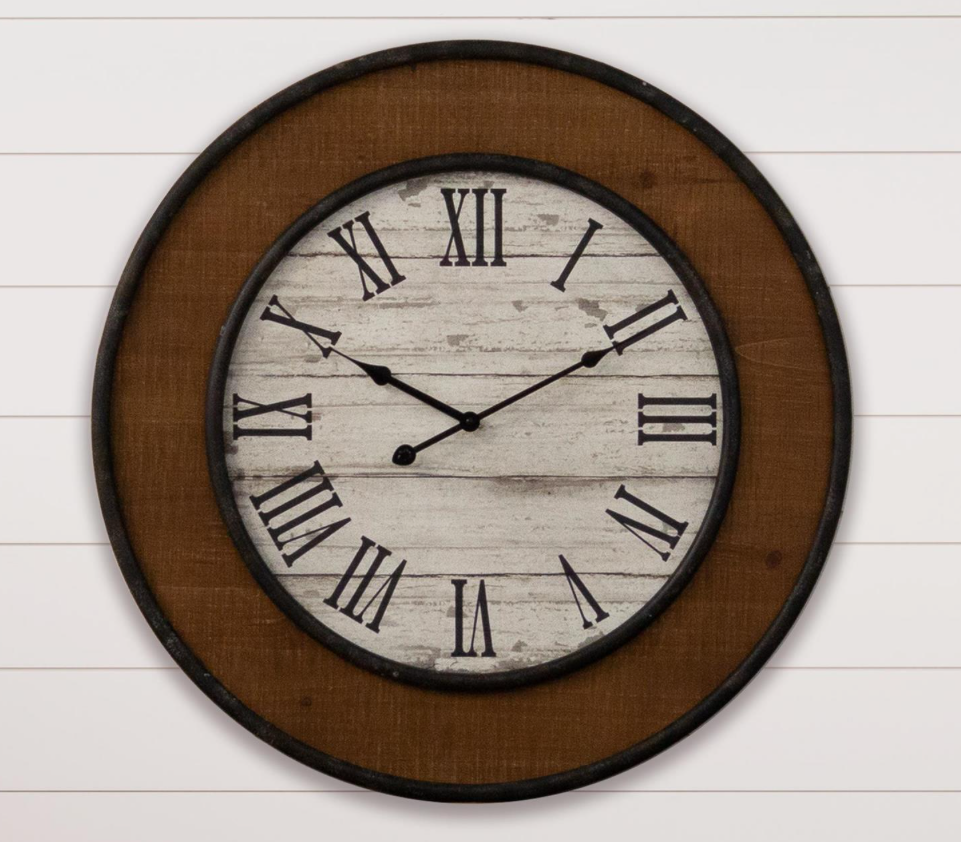Reloj de paleta con borde de madera