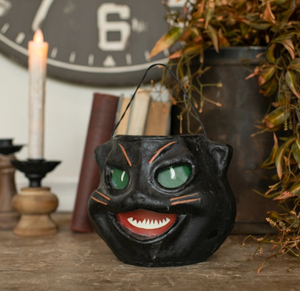 Vintage Style Scary Cat