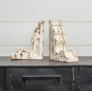 *Chippy Wooden Bookend set/2